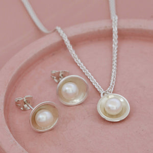 pearl earrings and necklace