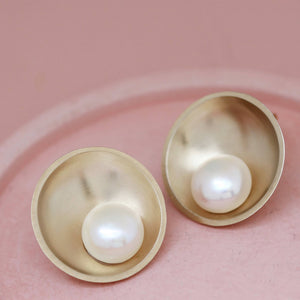 Statement wedding earrings crafted in solid 9ct gold with large freshwater pearls