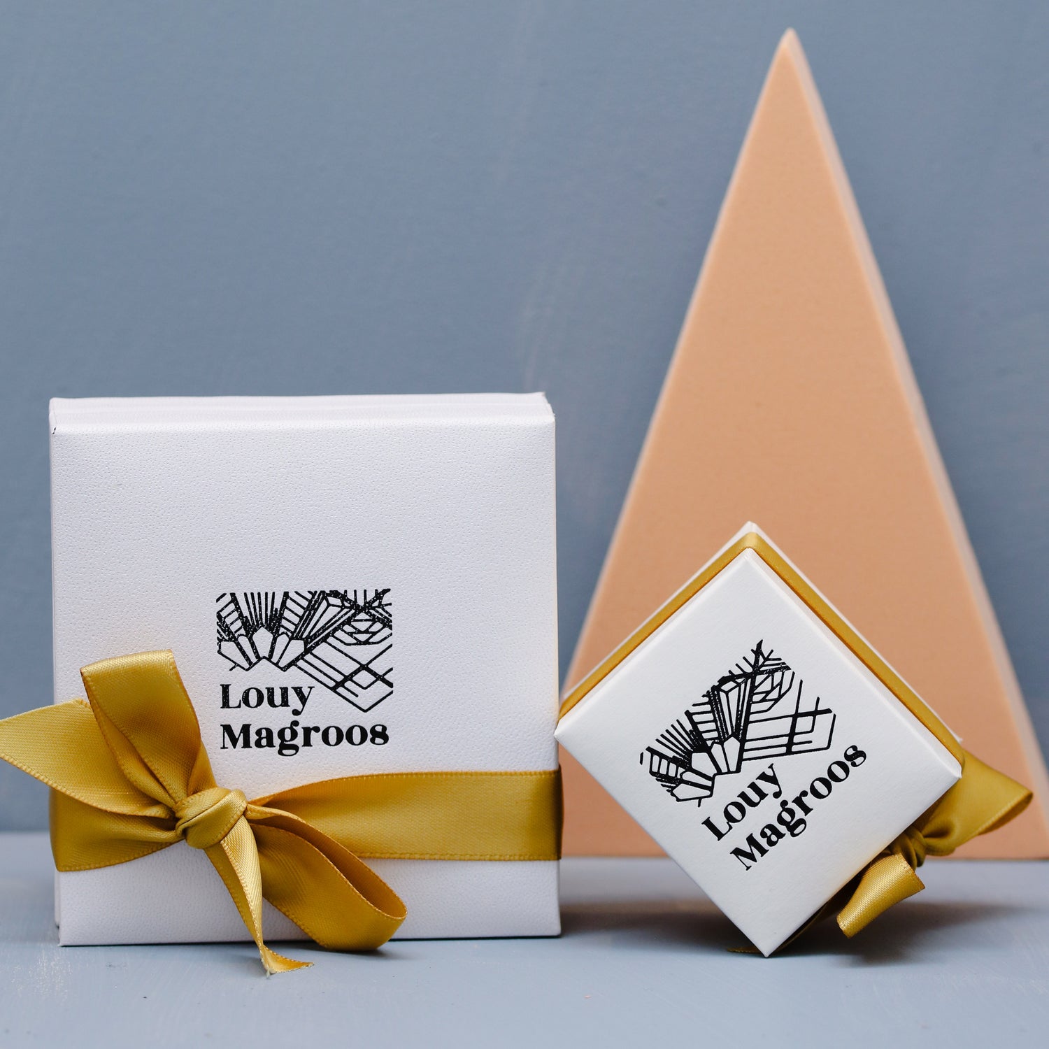 Louy Magroos Gift boxes redy to gift on christmas morning. Look no further for your jewellery gifts for christmas