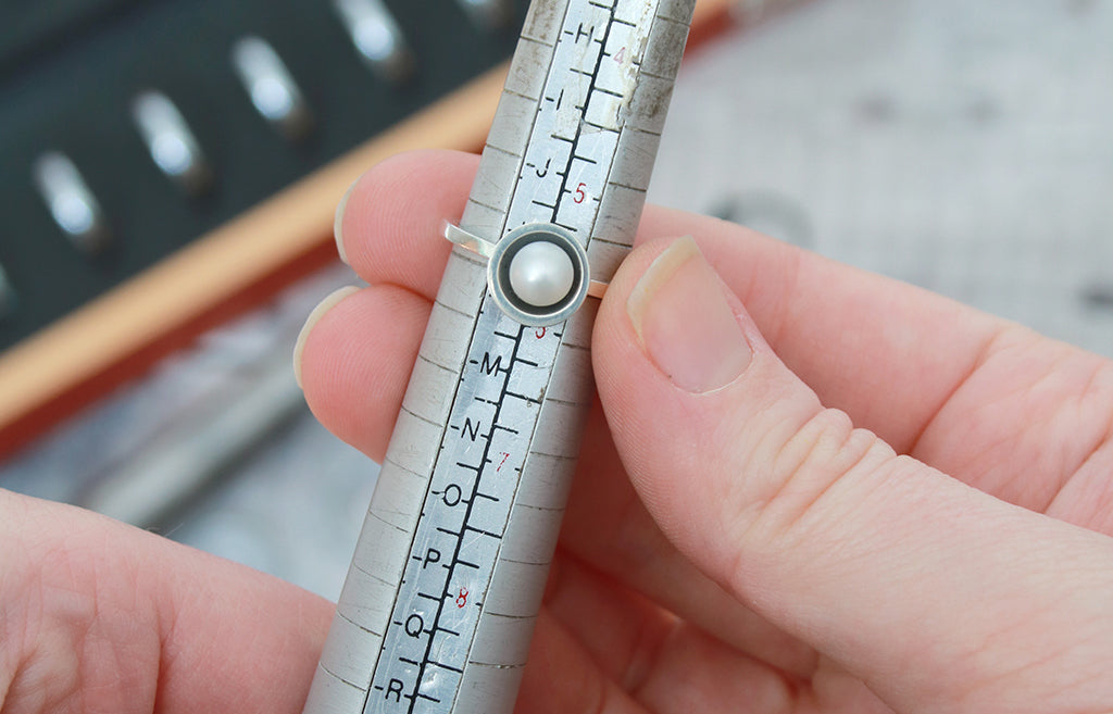 how to measure ring size UK at home