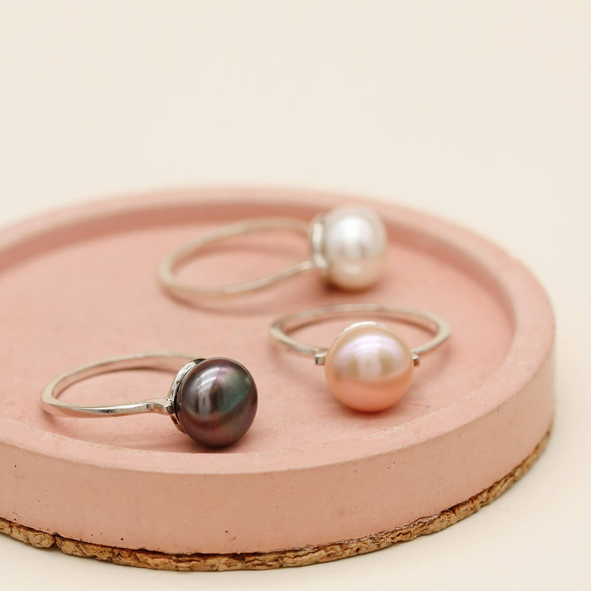 Large freshwater pearl rings available in three pearl colour options