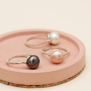 Large freshwater pearl rings available in three pearl colour options