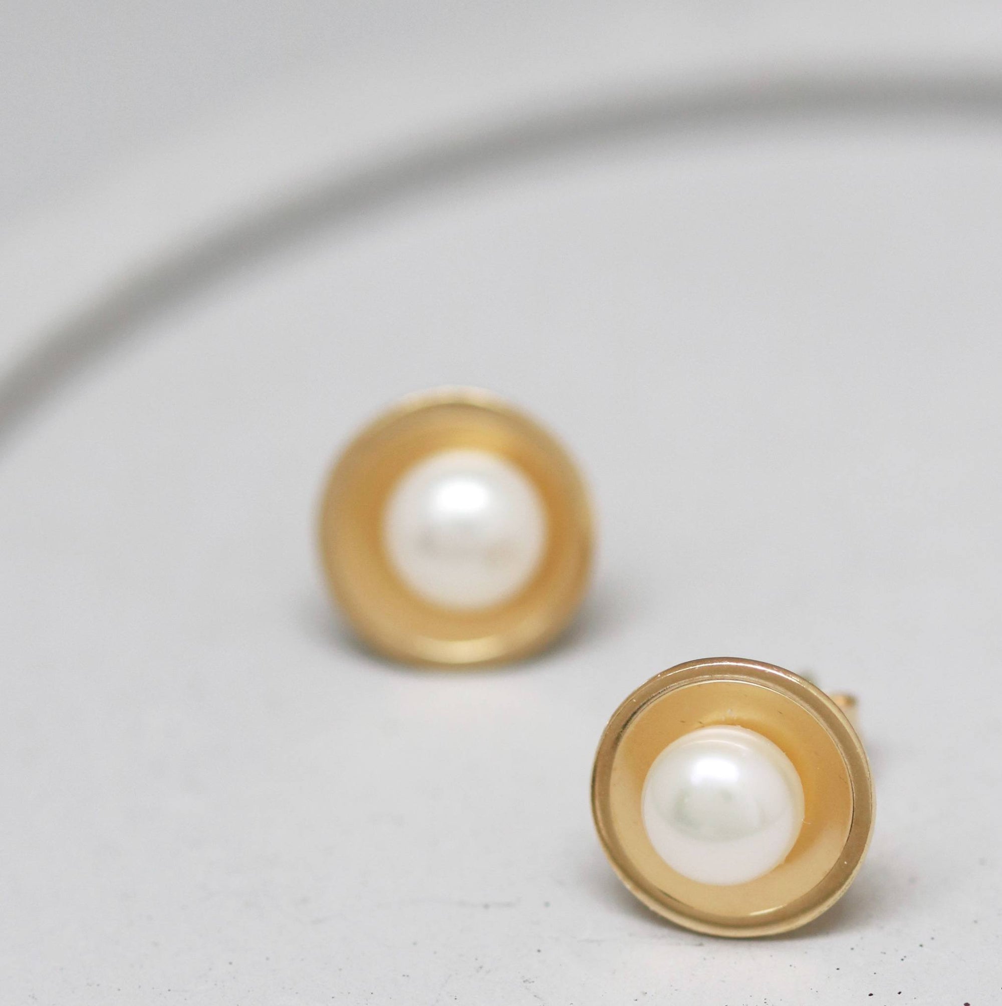 small gold pearl earrings