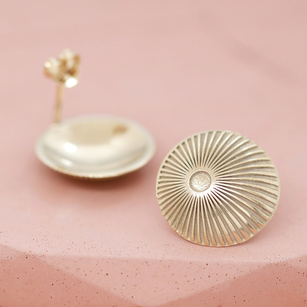 round gold stud earrings