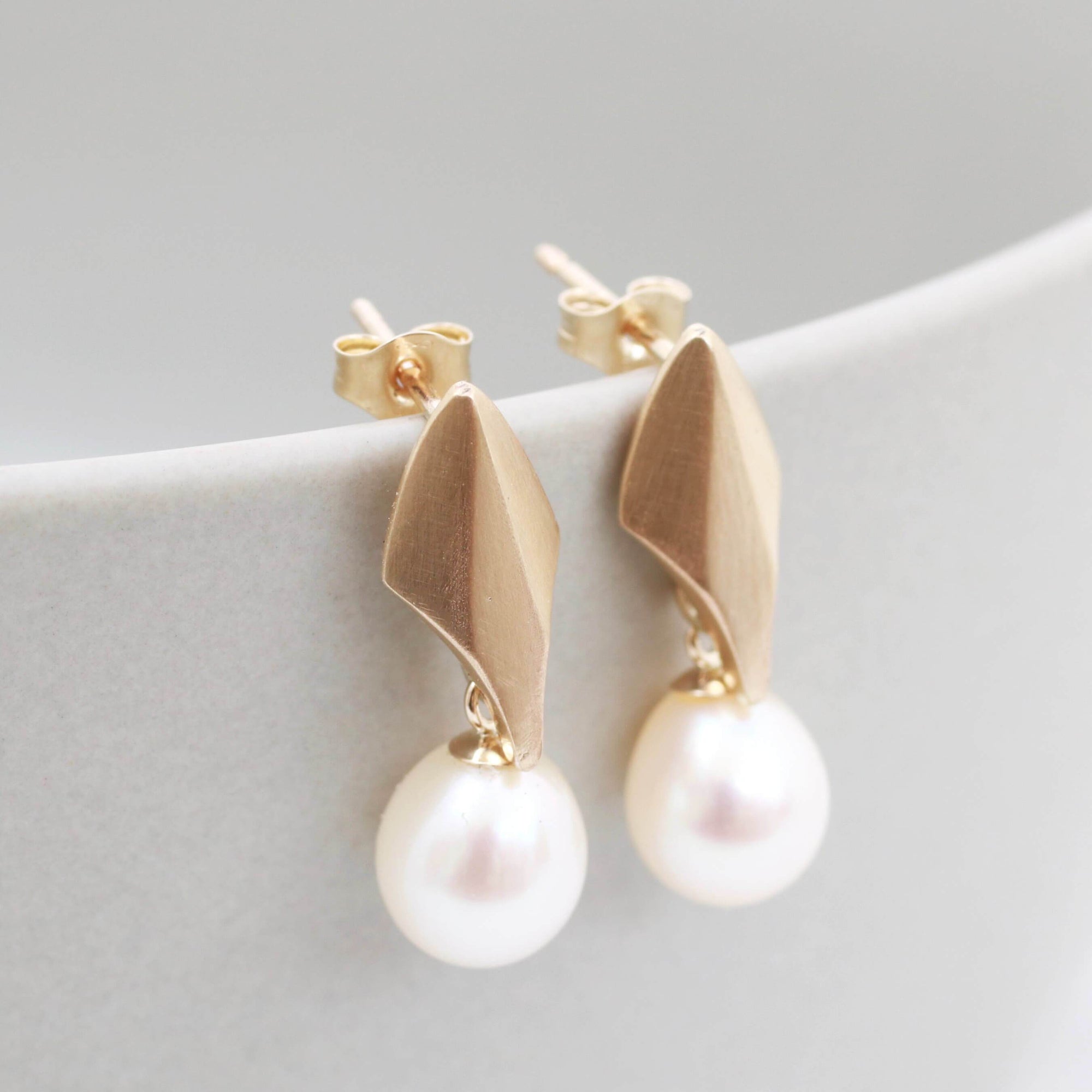 9ct gold pearl drop earrings for her