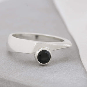 Chunky asymmetrical ring with Spinel