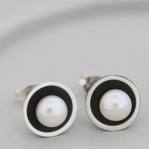 freshwater pearl stud earrings silver