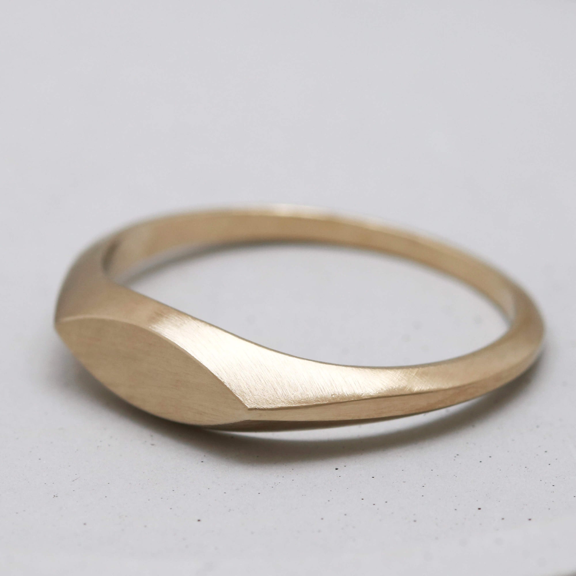 oval signet ring