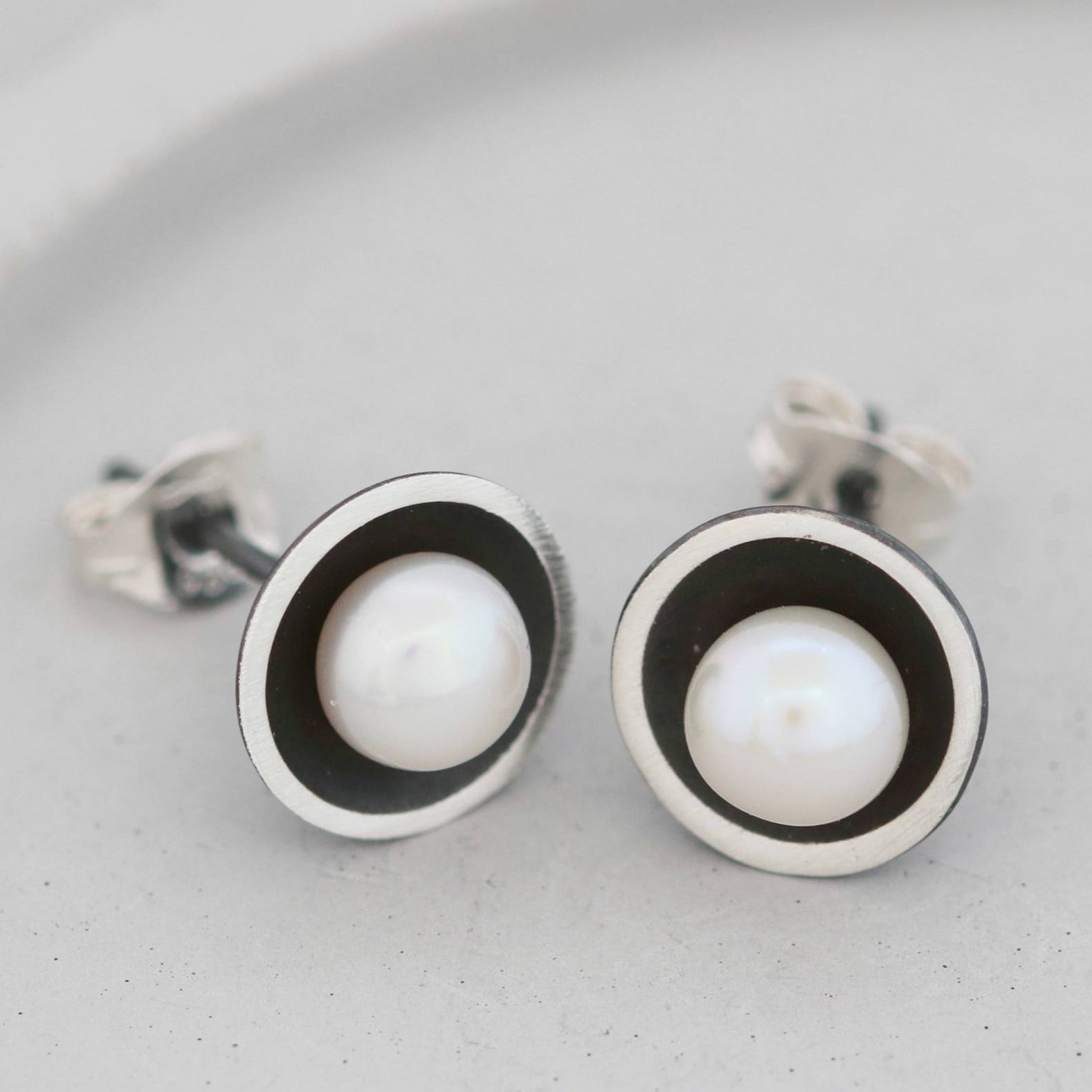 pearl stud earrings silver