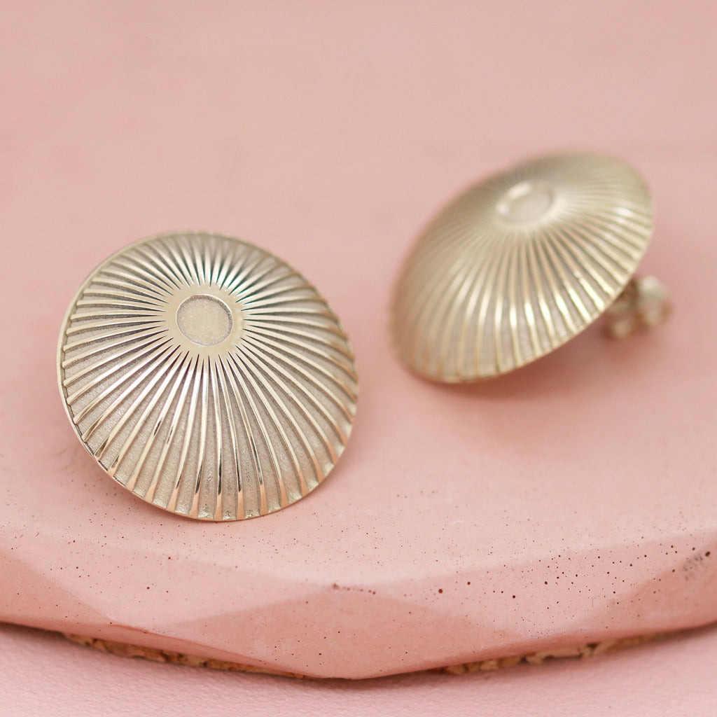 round 9ct gold earrings with sunburst pattern