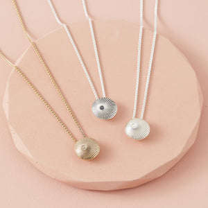 Round pendant necklace in Sterling Silver and 9ct Gold