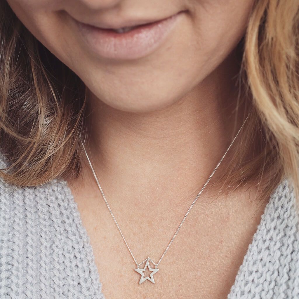 simple star necklace