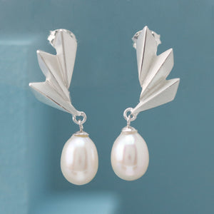 silver and pearl drop earrings Louy Magroos