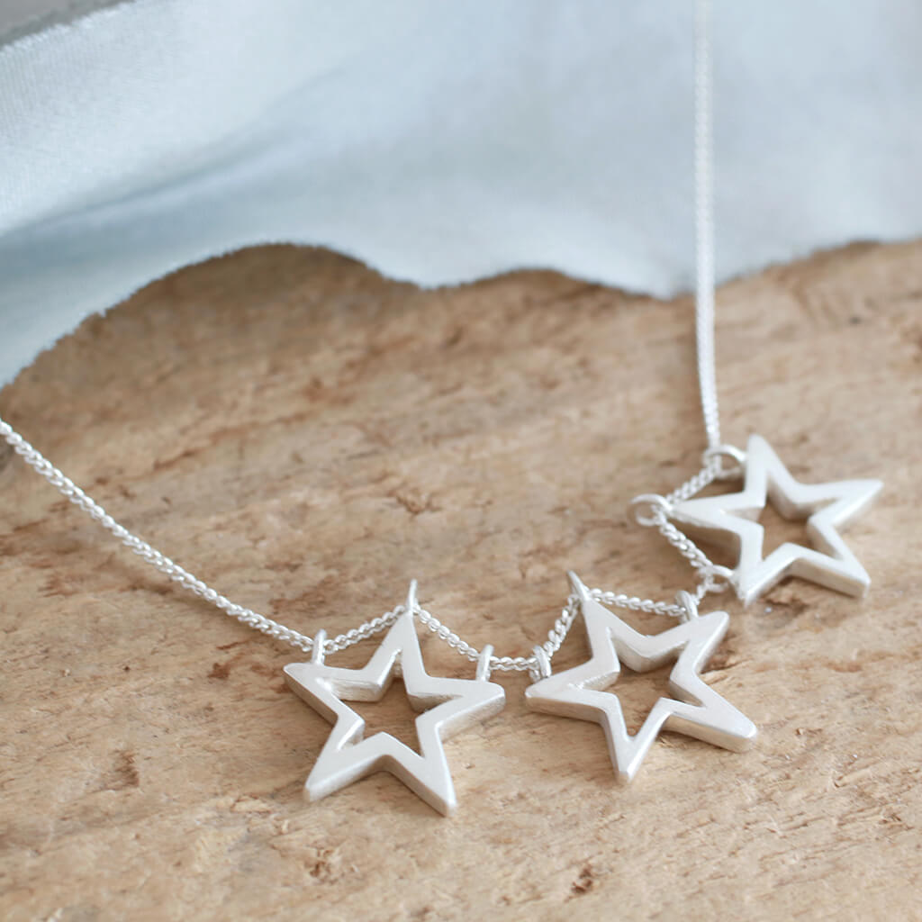 Three star necklace