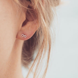 Tiny earrings 