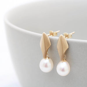 wedding 9ct gold pearl drop earrings